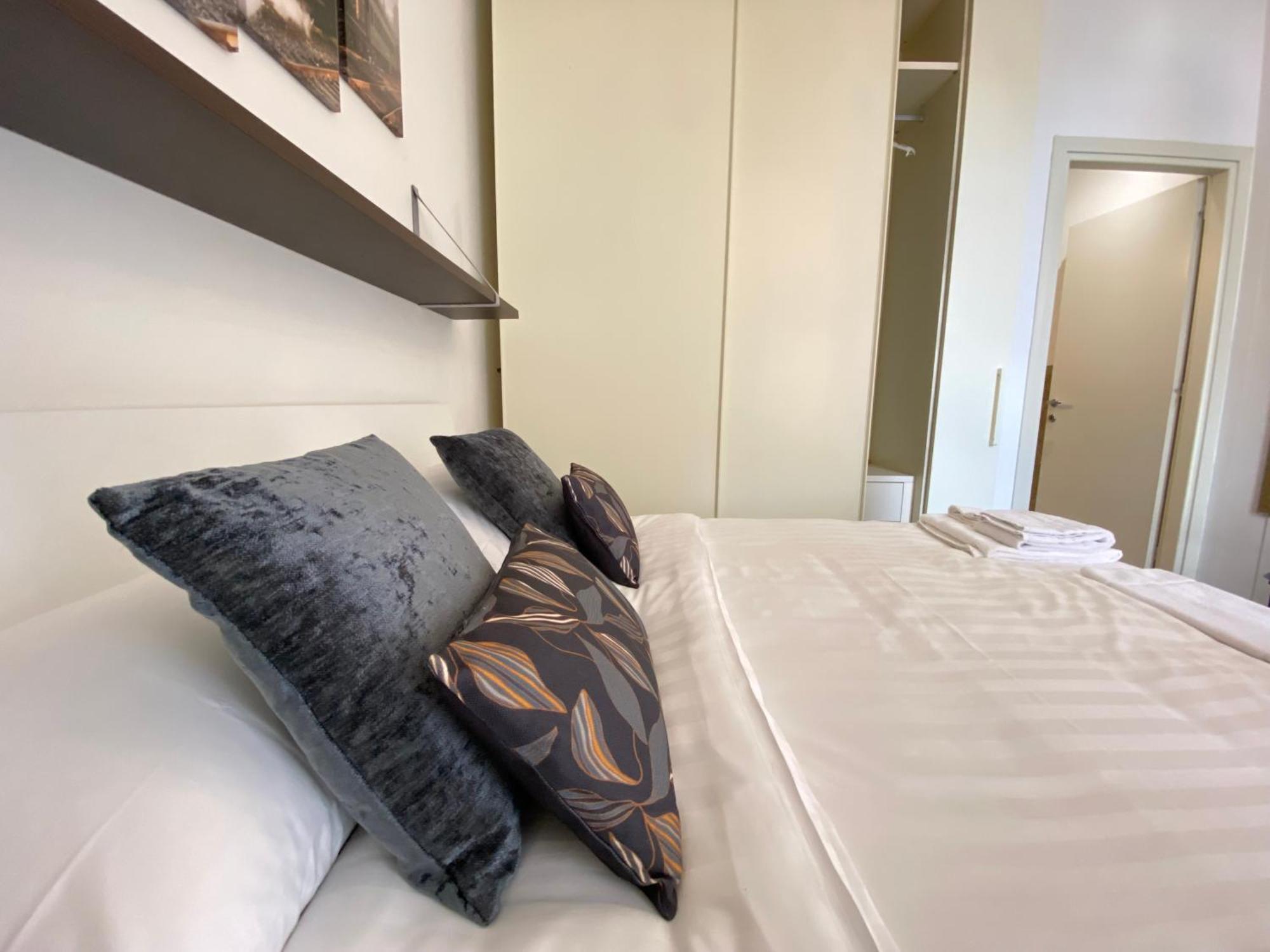 Avantgard Rooms Western Station โบโลญญา ภายนอก รูปภาพ