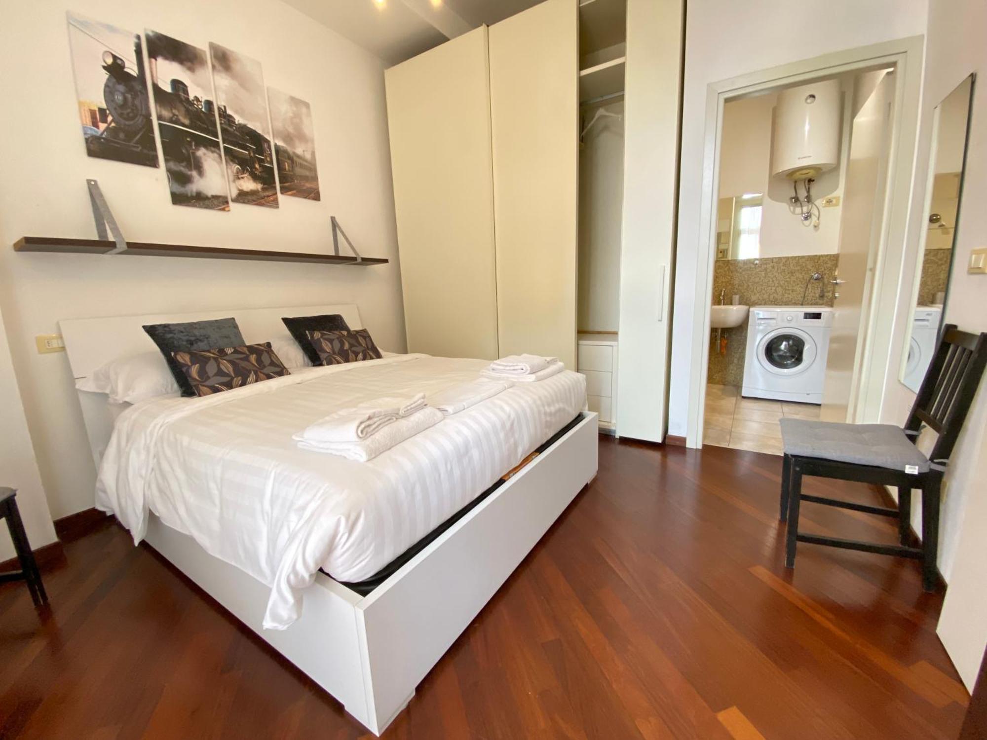 Avantgard Rooms Western Station โบโลญญา ภายนอก รูปภาพ